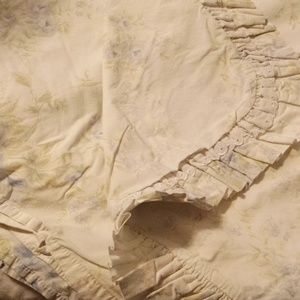 Beautiful Shabby Chic Queen Duvet Set!